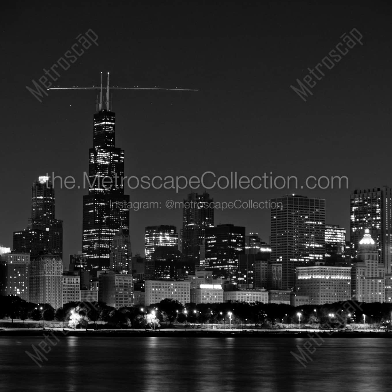 The Sears Tower, Chicago's Most Famous Skyscraper landscape black and white Photography The Sears Tower, Chicago's Most Famous Skyscraper landscape black and white Photography square crop