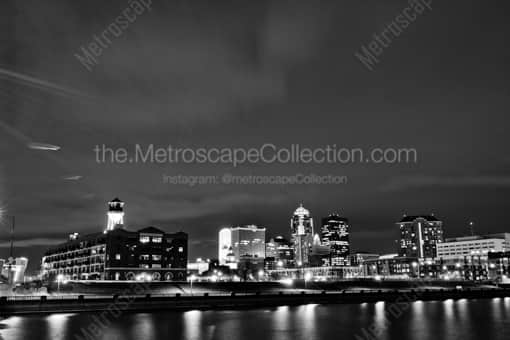 Des Moines at Night -- Des Moines Black and White Photos