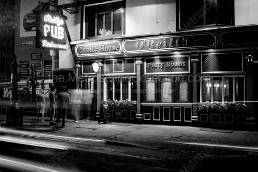 ORellys Pub and Restaurant on 31st -- New York City Black and White Photos