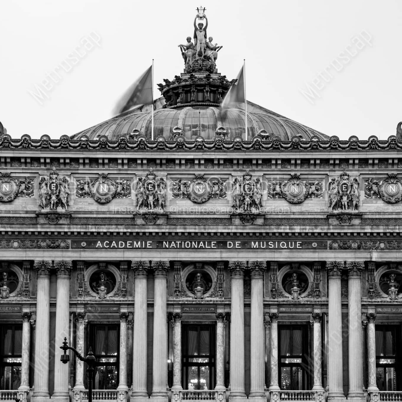 Le Nouvel Opera de Paris landscape black and white Photography square crop