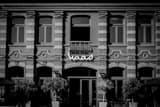 Horizontal Haas Coffee Shop on Buitenkant black and white Photos