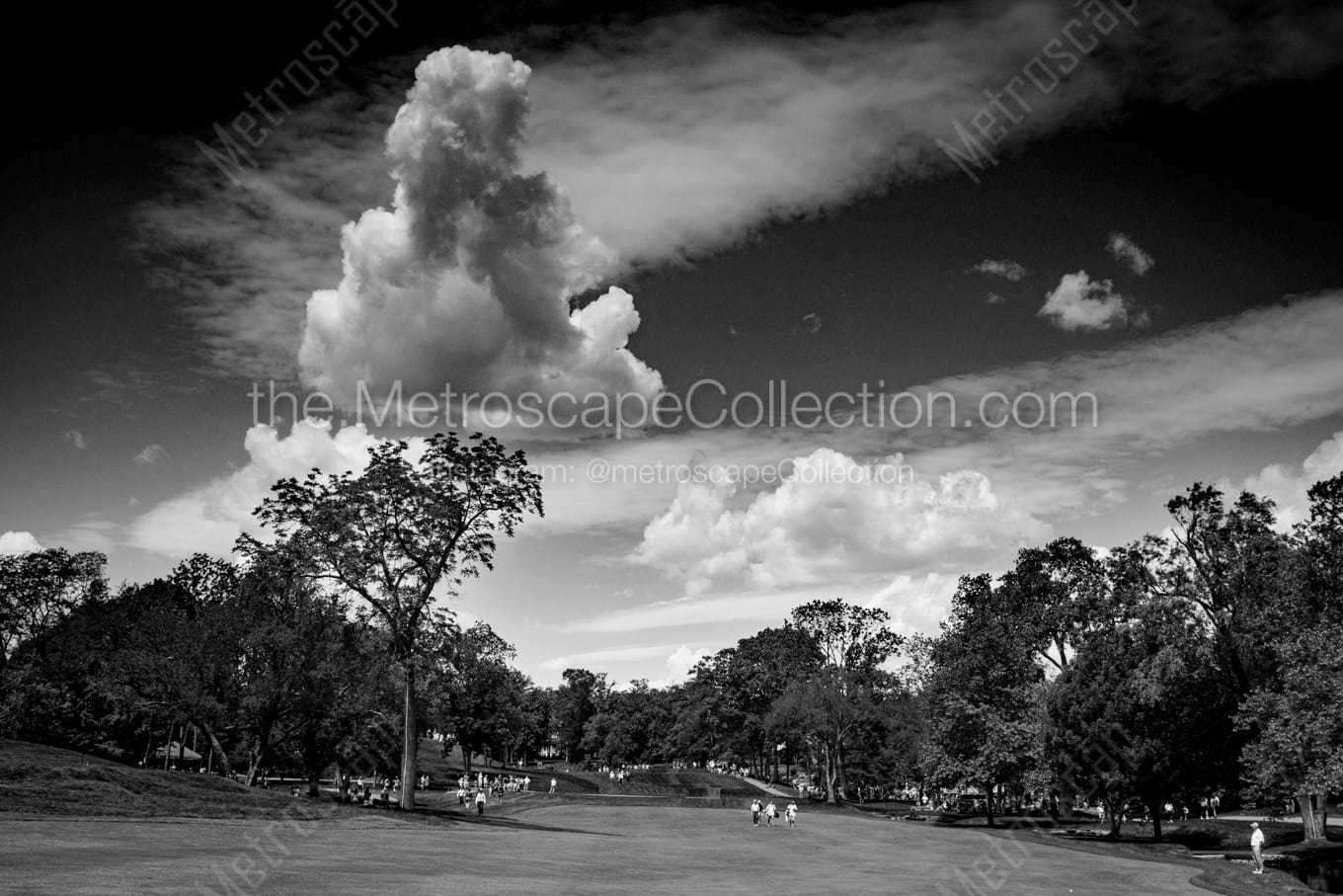 Horizontal Muirfield Village Golf Club Number Eighteen black and white Photos