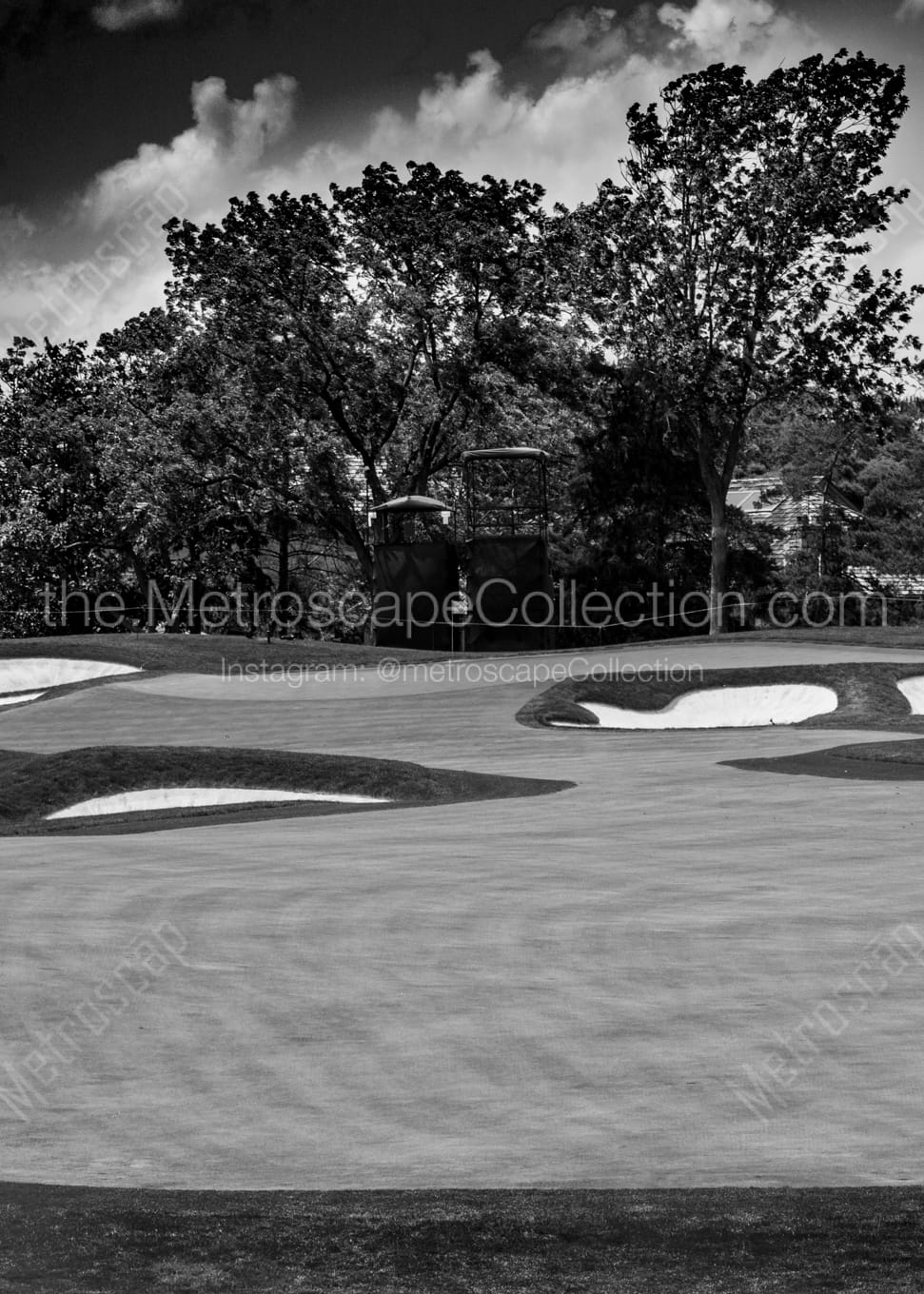 Vertical Muirfield Village Golf Club Number Ten black and white Photos