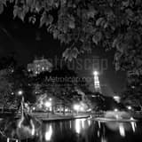 Square The Travelers Building from Bushnell Park black and white Photos