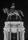 Vertical The General Robert E Lee Monument black and white Photos