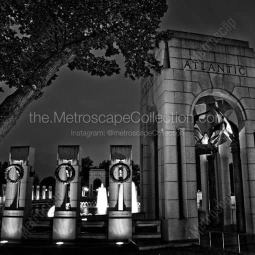 The Atlantic Pavilion of the WWII Memorial -- Washington DC Black and White Wall Art