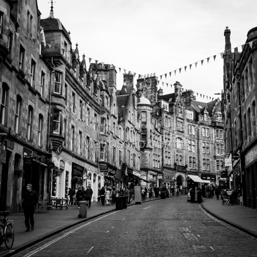 Cockburn Street -- Edinburgh Black and White Wall Art