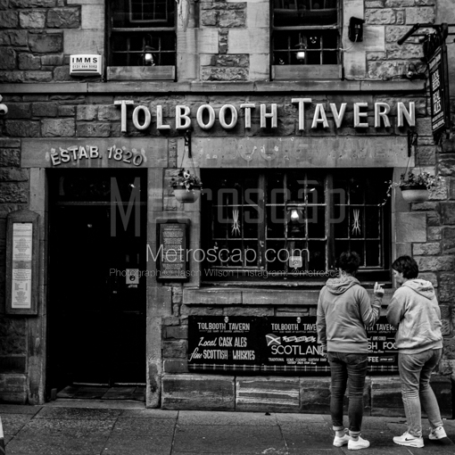 Tolbooth Tavern -- Edinburgh Black and White Wall Art