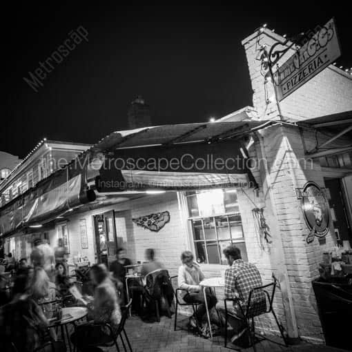 Vinnie Van Go Gos Pizzeria -- Savannah Black and White Wall Art